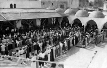  صور نادرة لصلاة العيد في مسجد المحمودية "يافا الكبير" عام 1920